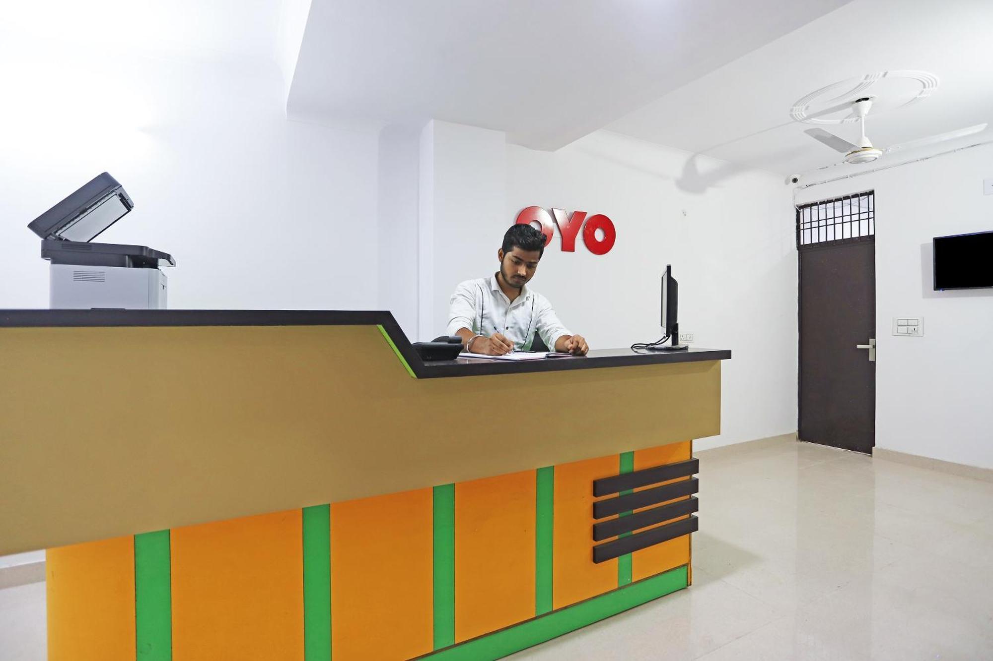 Hotel O Lal Residency デリー エクステリア 写真